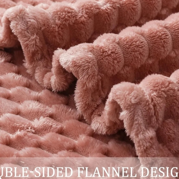 Super Cozy Plush Boho  Salmon Colored Throw Blanket NWT - Picture 4 of 5